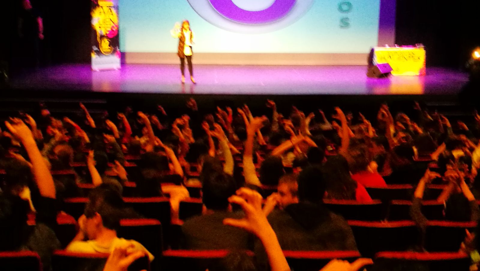 Carmen Cabestany nos cuenta qué es el acoso escolar Carmen Cabestany habla sobre el acoso escolar